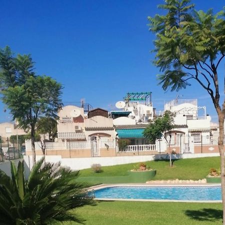 Apartament Casa Del Gato Rojo , Communal Swimming Pool , Terrace With Barbecue Torrevieja Eksteriør bilde