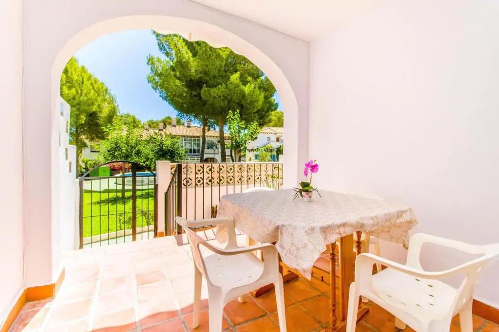 Apartament Casa Del Gato Rojo , Communal Swimming Pool , Terrace With Barbecue Torrevieja Eksteriør bilde